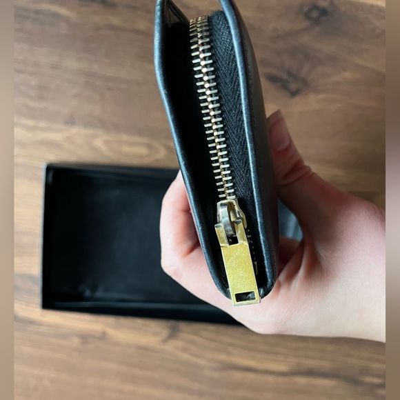 SAINT LAURENT PARIS ZIP AROUND WALLET - Picture 8 of 10